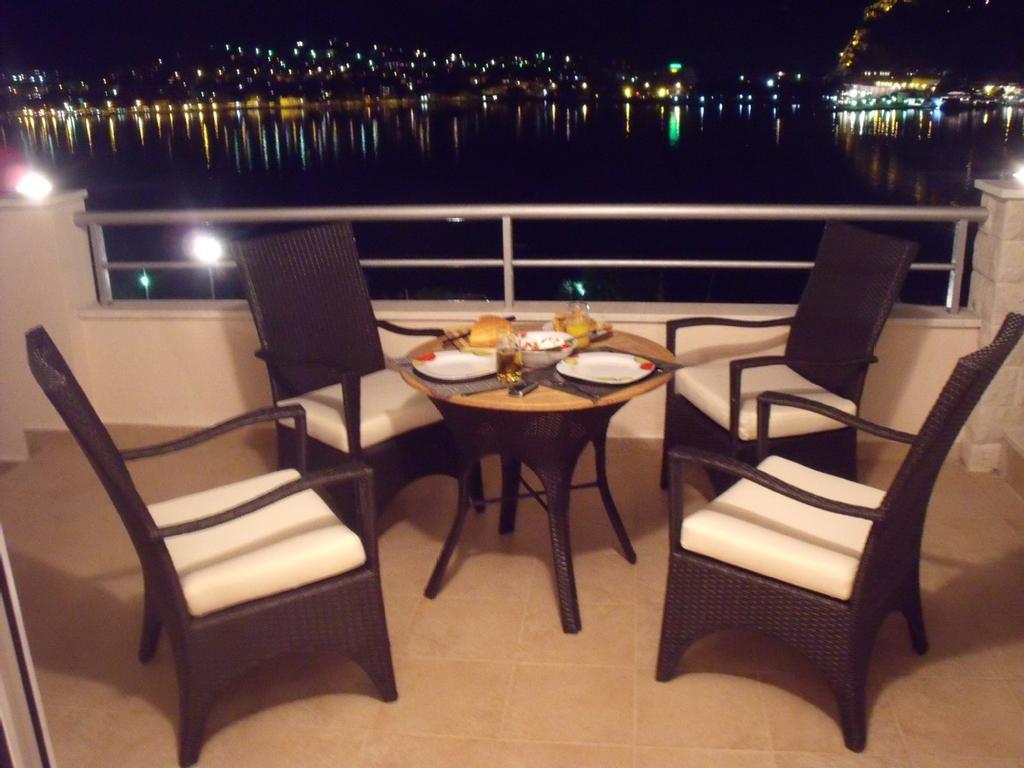 Apartment Fjord Waterfront Котор Экстерьер фото
