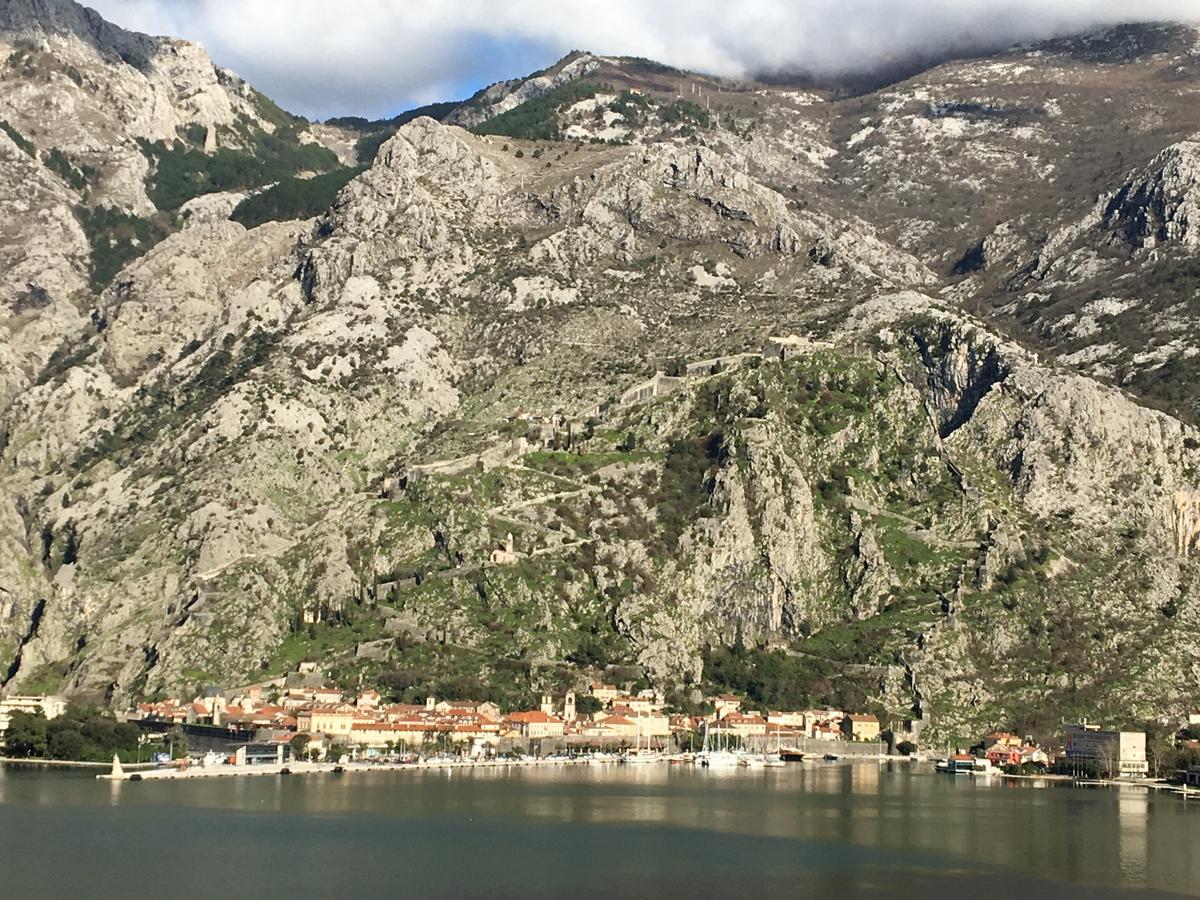 Apartment Fjord Waterfront Котор Экстерьер фото